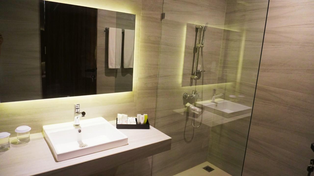 Silver Special Room 8
